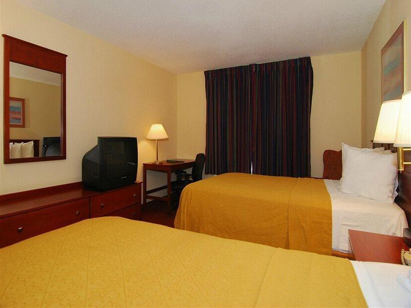 מלון Baymont By Wyndham Indianapolis East מראה חיצוני תמונה