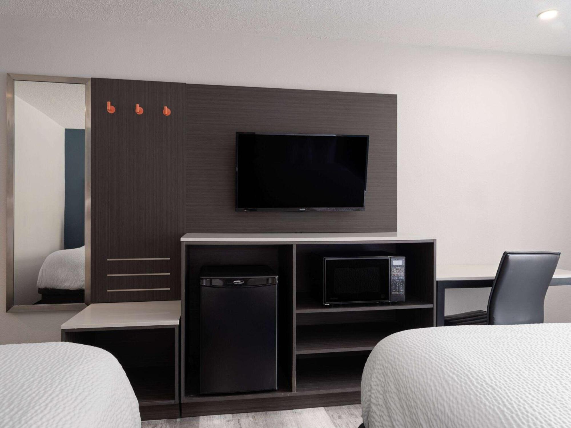 מלון Baymont By Wyndham Indianapolis East מראה חיצוני תמונה